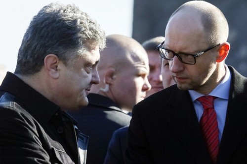 Ukraine: Porochenko propose de reconduire Iatseniouk au poste du Premier ministre - ảnh 1